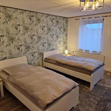 Ferienwohnung/monteurunterkunft 2.0 Leopolshall アパート シュタースフルト